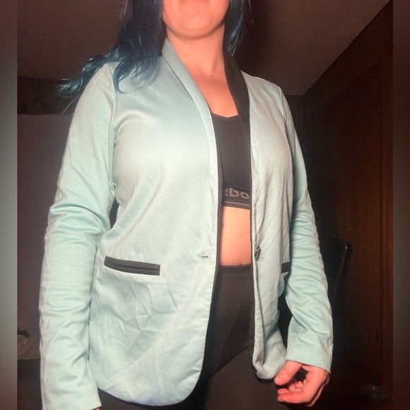 Jacket - Picture 4 of 6